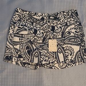 Lucy & Laurel Navy and White Shorts With 2 Front Pockets